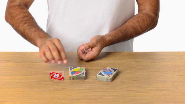 Mattel Games P1703 - UNO H2O, halkalı su geçirmez kartlar